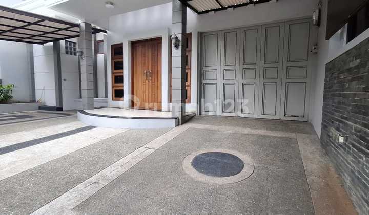 1-Story House in Singgasana Pradana Cluster, 11-Meter Front Width 1