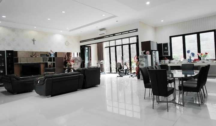 Rumah Luas Siap Huni Furnished SHM di Mekar Wangi