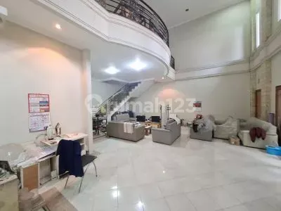 Rumah Mainroad Mekar Wangi bisa untuk Kantor/Usaha