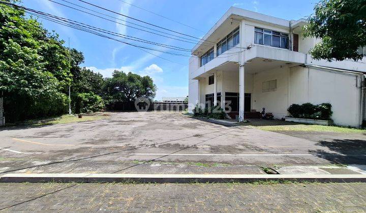 Kantor dan Gudang Mainroad Soekarno Hatta, Parkiran Luas 2