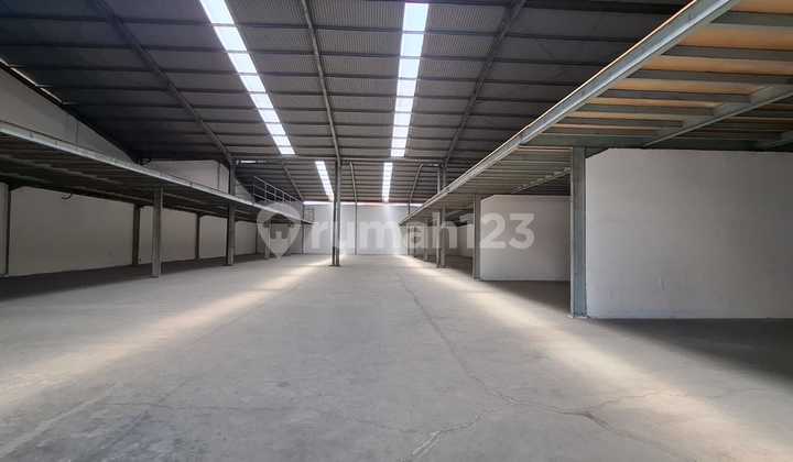 Gudang Mainroad Soekarno Hatta Dekat Buah Batu, Container 40 FT Gudang Mainroad Soekarno Hatta Dekat Buah Batu, Container 40 FT