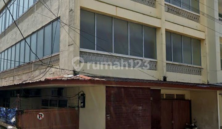 Twin shophouse, 12 meters wide, ready to use. Suitable for a cafe. 1