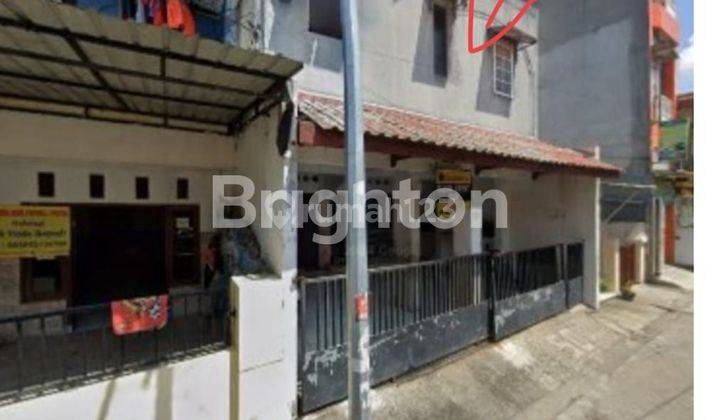 Rumah Kos 3,5 Lantai Dekat Kampus Row Jalan 2 Mobil 1