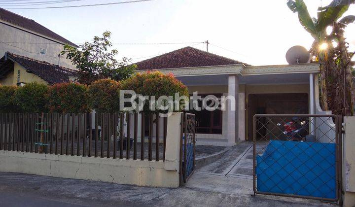 RUMAH USAHA NAYAN PINGGIR JALAN, DALAM RINGROAD SELANGKAH JL. RAYA JOGJA SOLO, JALAN RAYA PROPINSI, DIKELILINGI HOTEL QUALITY, ORCHID 1