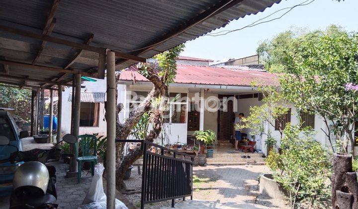 SUPER STRATEGIS, TERLETAK DI ANTARA KAMPUS UGM UNIVERSITAS GAJAH MADA, DIKELILINGI RUMAH KOS KOST, PENGINAPAN GUEST HOUSE, RUMAH USAHA.TANAH BONUS BANGUNAN 1