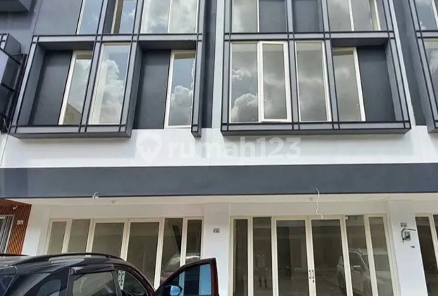 2-Unit Commercial House in Grand City
