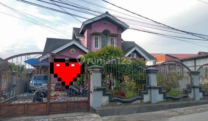 Dijual Cepat! Rumah Dengan Tanah Luas Pinggir Jalan  1