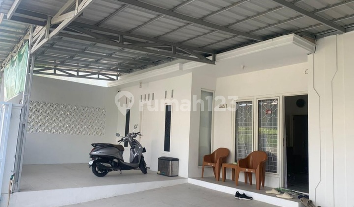 Rumah Pojok 2 Lantai 2