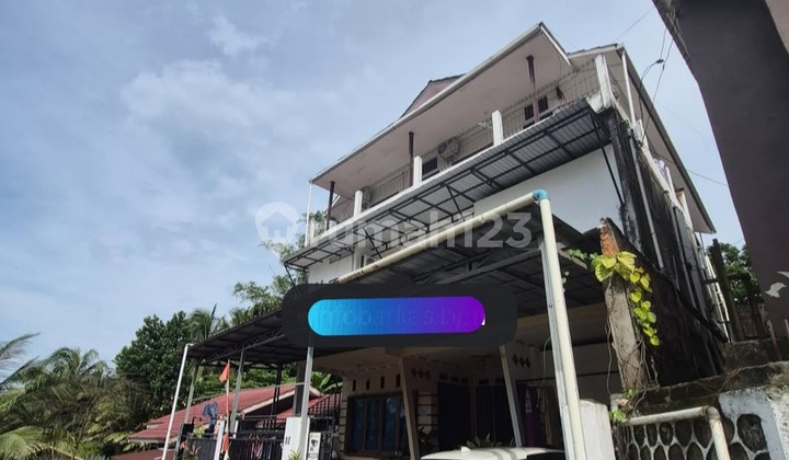 Boarding House Fully Occupied