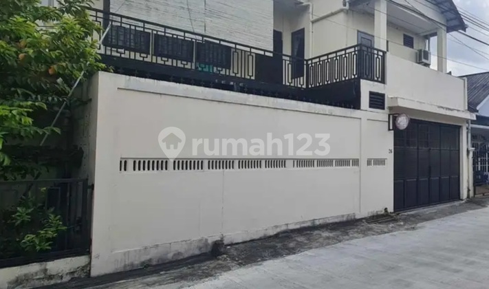 Rumah 2 Lantai di Inpres