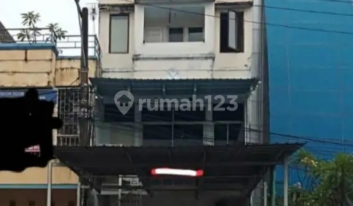 Shop House in the City Center