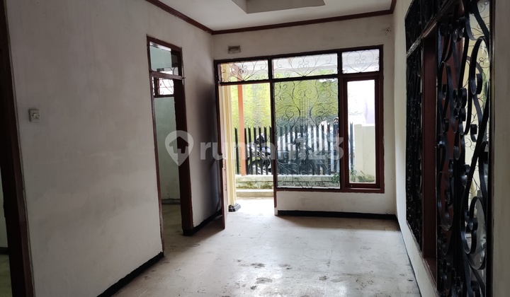 LAND ONLY CALCULATION! 1-Story House in Pagarsih Alley, Bandung! 2