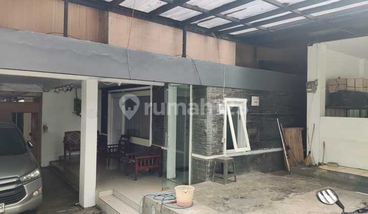 Strategic! Spacious House on Mainroad Ciumbuleuit, Bandung! 2