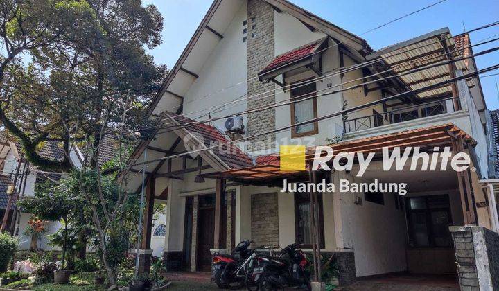 BAGUS! Rumah Nyaman 2 Lantai di Tubagus Ismail, Sayap Dago, Bandung! 1