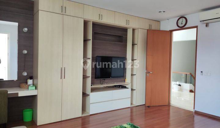 JARANG ADA! Rumah Idaman Modern, Cantik dan Nyaman di Komplek Alamanda, Sayap Dago, Bandung! 2