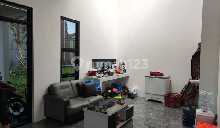 Strategis! Rumah Plus Tanah Luas di Cigadung, Bandung! 2
