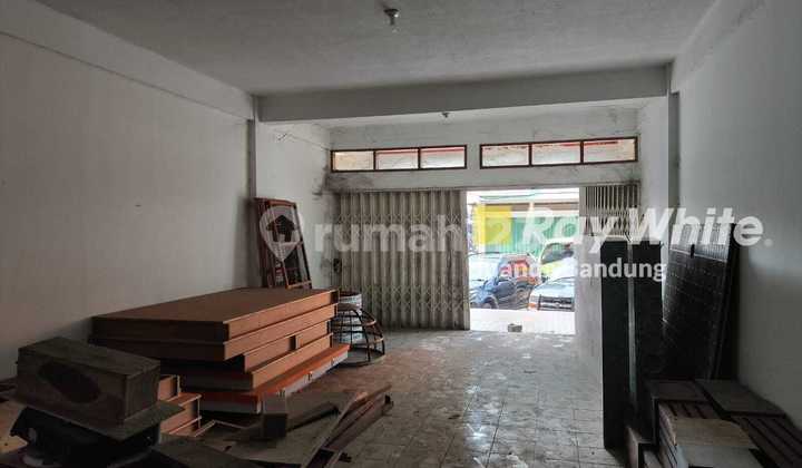 STRATEGIC! ATTRACTIVE PRICE! 3-Storey Shop House in Caringin Main Market, Bandung! 2