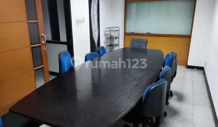 STRATEGIC! Spacious Commercial Space in Supratman, Bandung!