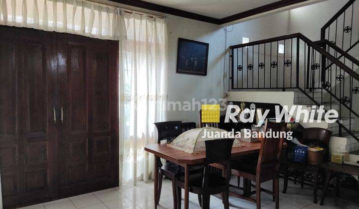 BAGUS! Rumah Nyaman 2 Lantai di Tubagus Ismail, Sayap Dago, Bandung! 2