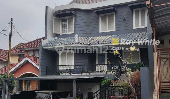 LUXURY! Rumah Mewah 3 Lantai di Kompek Alamanda, Bandung! 1