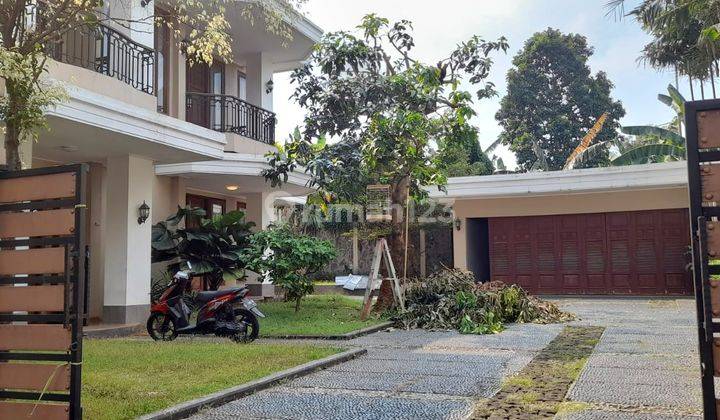 Rumah Mewah Dalam Komplek Dekat Jalan Utama 2