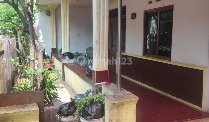 Rumah Bagus Dalam Komplek Besar Dekat Jalan Utama 2