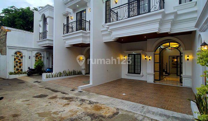 Rumah Cantik Jagakarsa Akses Jalan Utama 1