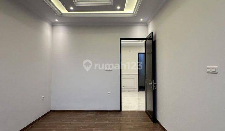 Rumah American Classic Non Cluster Dekat Jalan Utama 2