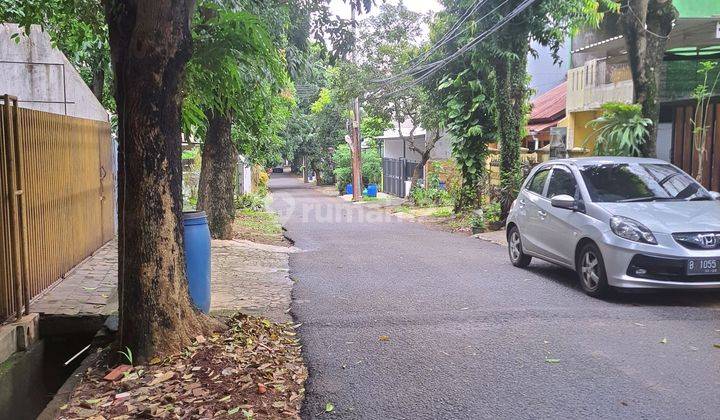 Rumah Modern Dalam Komplek Besar Dekat Jalan Utama 2