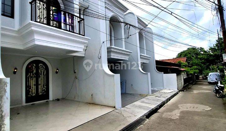 Rumah American Classic Non Cluster Dekat Jalan Utama 1