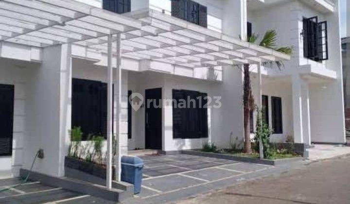 Jarang Ada..rumah Cantik Dalam Townhouse Lebak Bulus 1