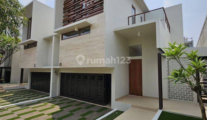 Townhouse Modern Tropis  Dekat Jalan Utama 2