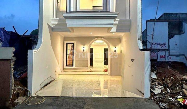 Rumah American Classic Non Cluster Dekat Jalan Utama 1