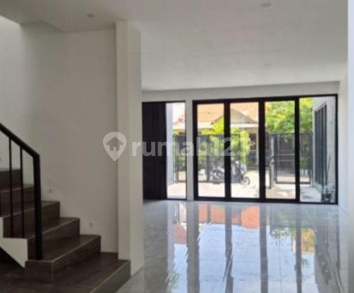For Sale: A Comfortable, Safe, and Family-Friendly 2-Story House in Pandugo 1. Surabaya 2