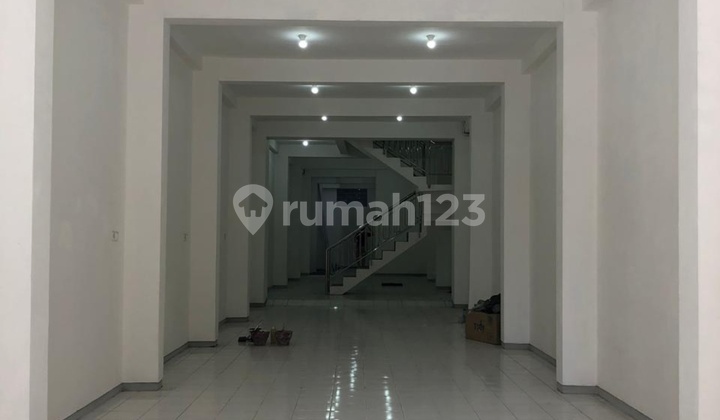 Shop House for Rent on Bongkaran Street near Pasar Atom. Central Surabaya. 2