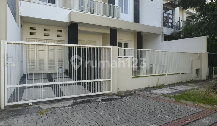 Graha Sentosa House Near Panjang Jiwo, minimalist, nice, well-maintained near Nirwana. Surabaya.