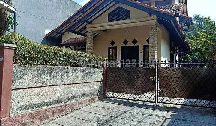 Rumah Klasik Area Favorit  Cigadung Dago Bandung 1