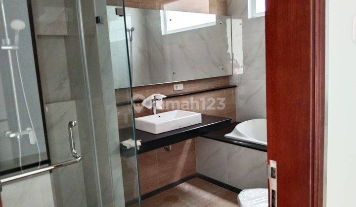 Dijual Rumah Baru Modern Permata Buana 3 Lantai 2