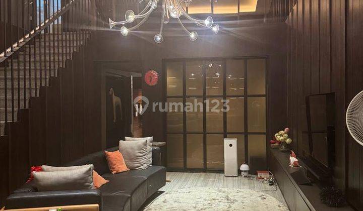 Dijual Rumah 3 Lantai Lokasi Elit Permata Buana  1