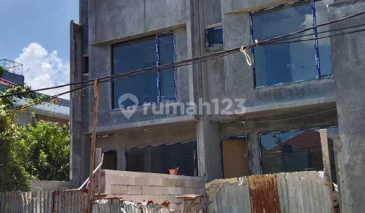 For Sale House in Taman Villa Meruya