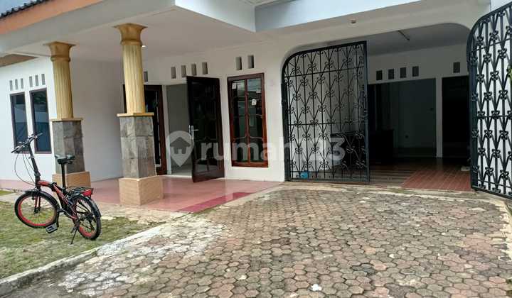 House with 2-Car Road Suitable for Office 2