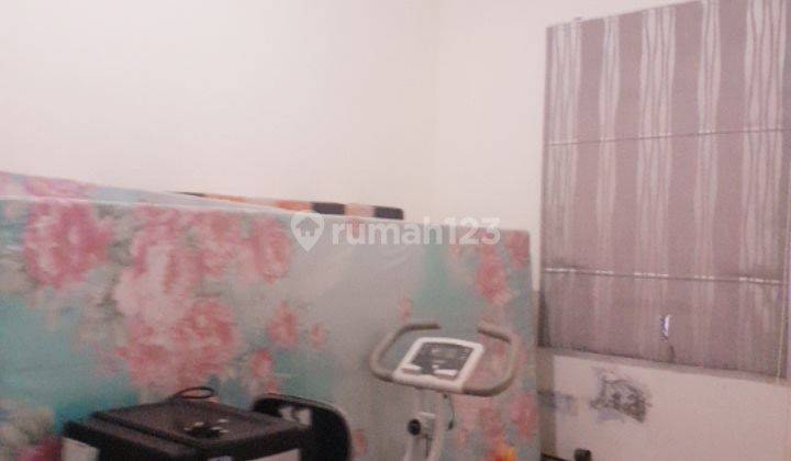 Rumah bagus 2 lantai jalan 2 motor 4