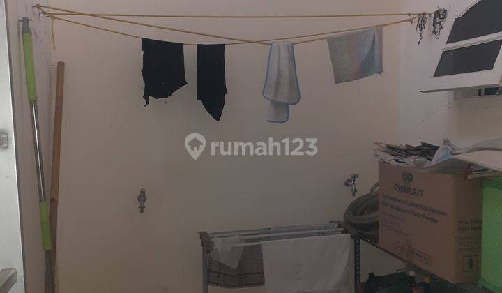 Rumah bagus 2 lantai jalan 2 motor 12