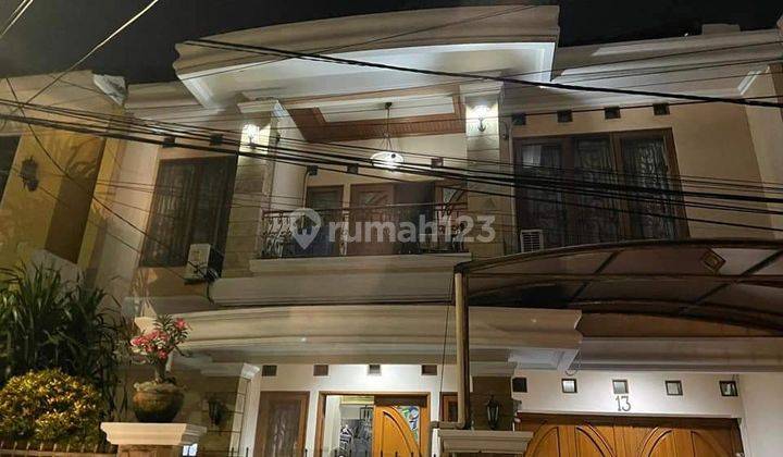 Rumah cantik jalan 2 mobil 1