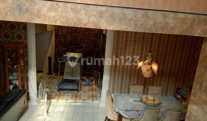 Rumah 2 lantai 11