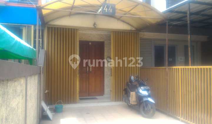 Tuko 3.5 Lantai Tuko 3.5 Lantai