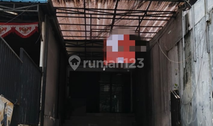 Ruko 3 Lantai Jalan Raya