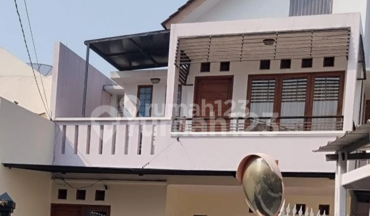 Rumah Bagus Akses Jalan 1 Mobil