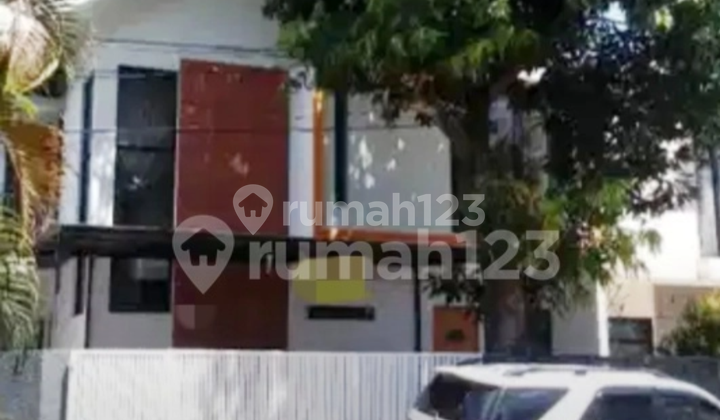 A Minimalist House can be suitable for a Wide Street. 2