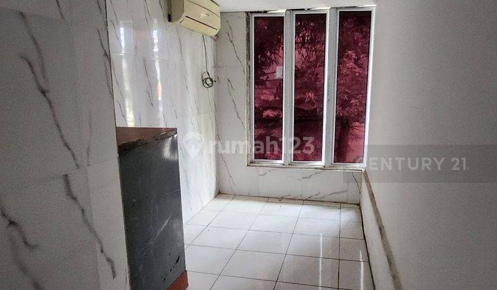 Disewa Rumah 3 Lantai Siap Huni Area Karet Jakarta Selatan 2